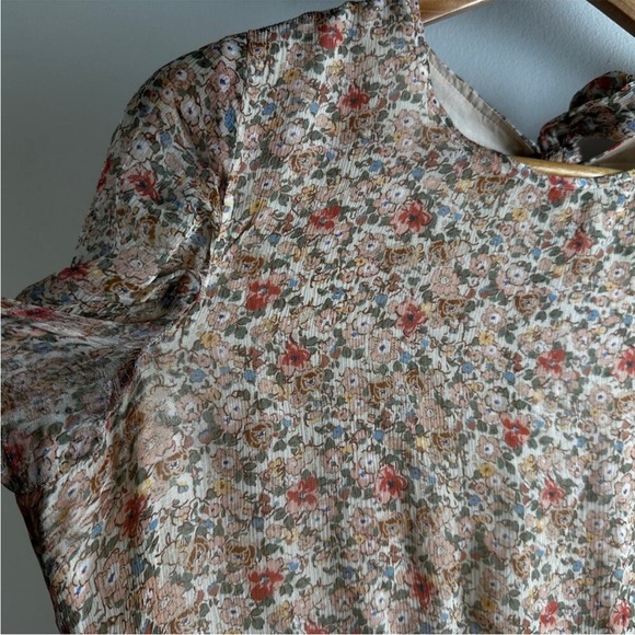 Sezane dress with some flaws. Floral print size 6 - Picture 4 of 7